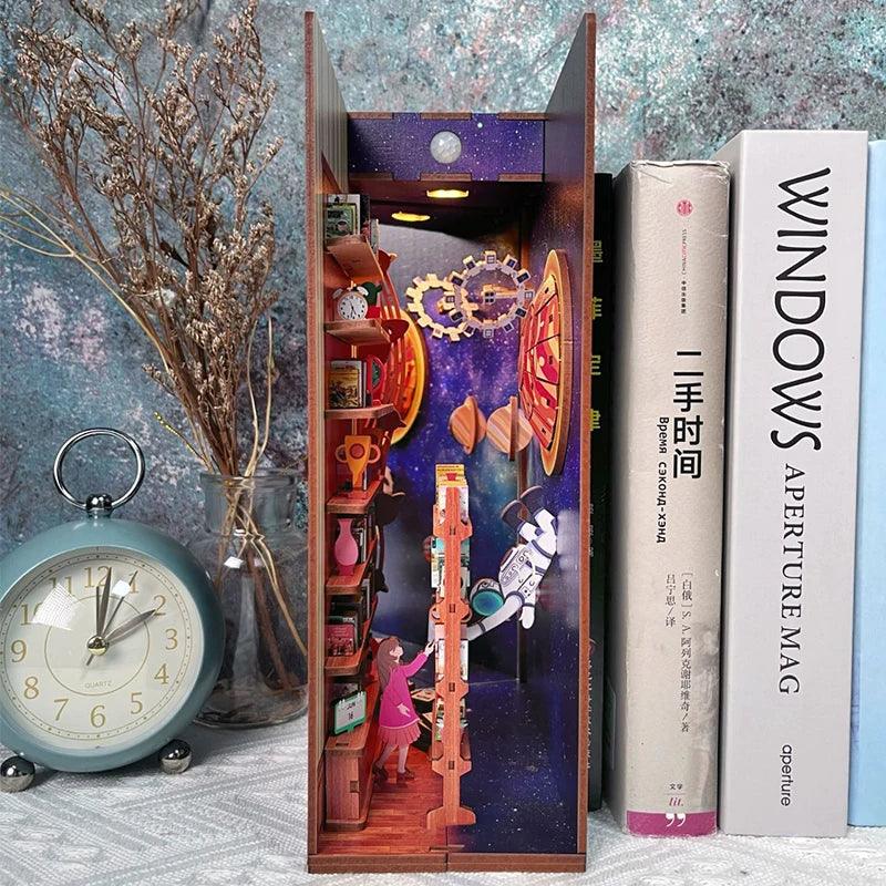 Interstellar - Book Nook - woodbli