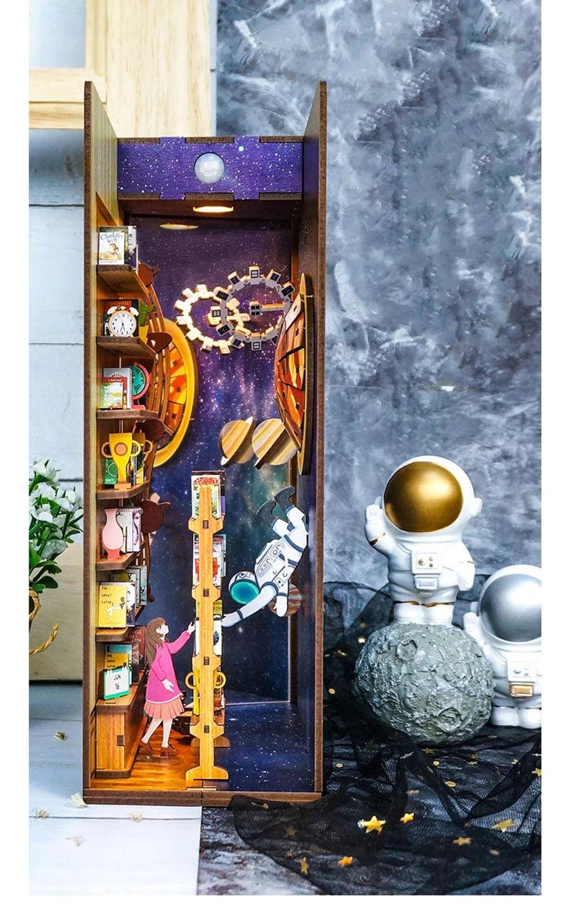 Interstellar - Book Nook - woodbli