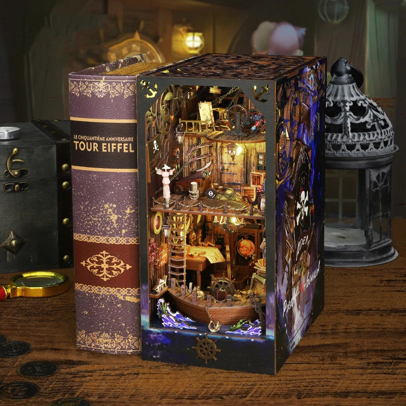 Magic Pirates of the Caribbean Ship - Book Nook Kit