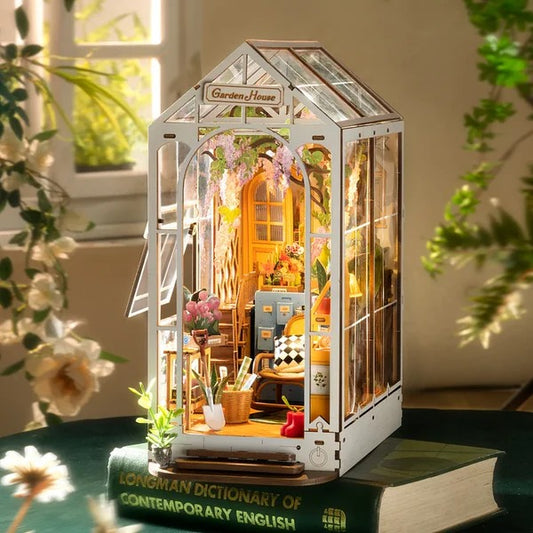 Holiday Garden - Book Nook